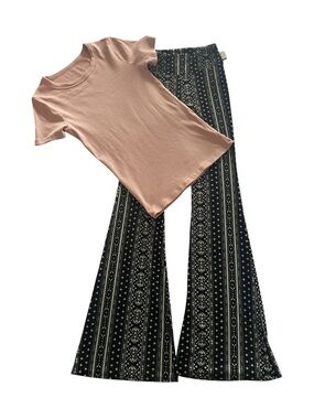 WOMENS OUTFIT-NO BOUNDARIES AND A NEW DAY-SIZE XS